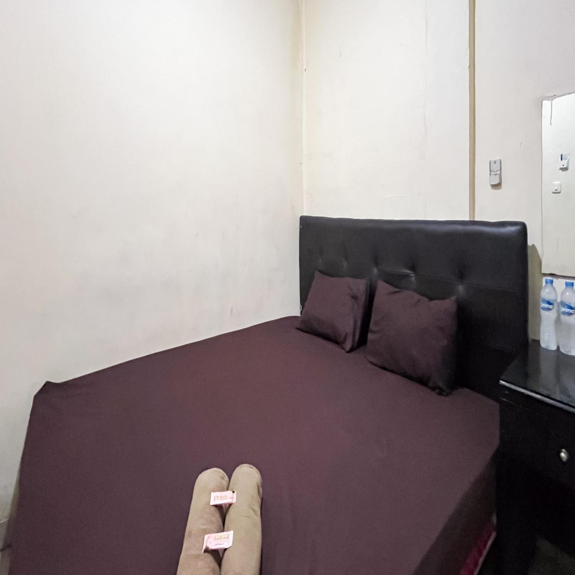 Arcadia Rooms Redpartner Giacarta Esterno foto